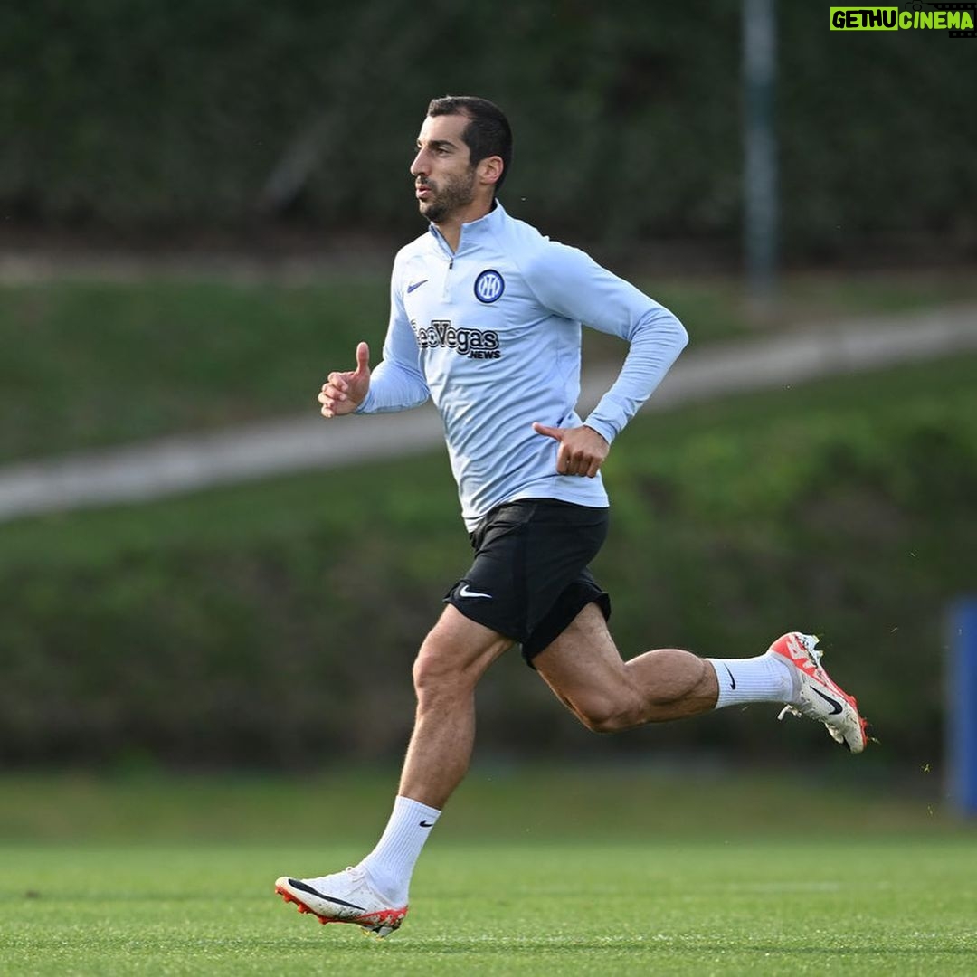 Henrikh Mkhitaryan Instagram - Getting ready for the next fixture💪🏼⚽️💨💨💨 #forzainter #inter #seriea