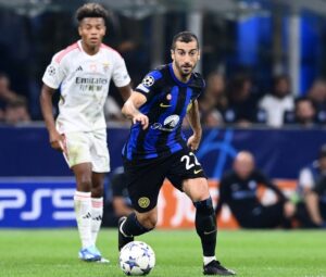 Henrikh Mkhitaryan Instagram - Andiamo avanti così! L’Europa chiama #inter 👊🏼⚽️🖤💙🐍 #interbenfica #championsleague #ucl