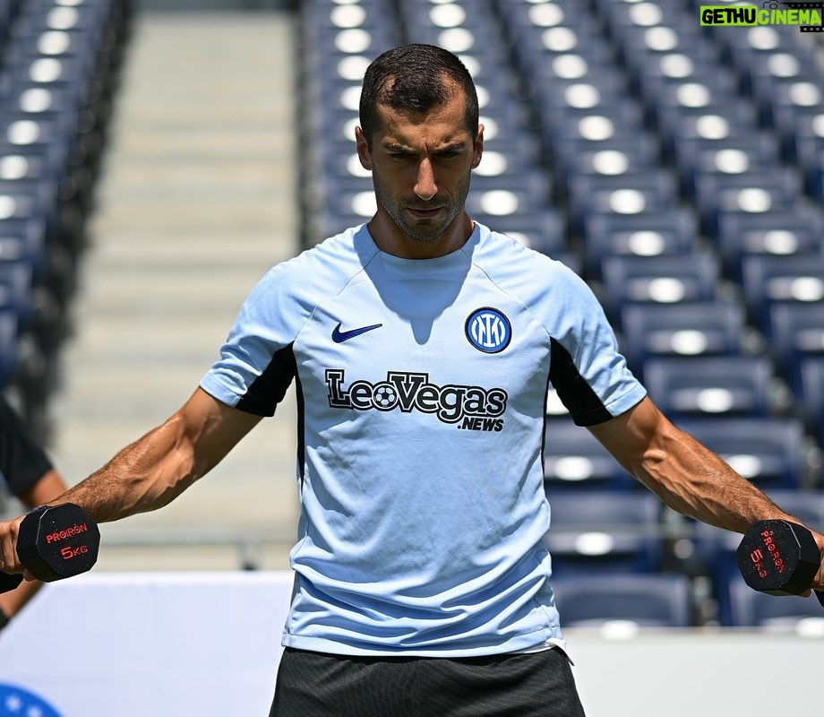 Henrikh Mkhitaryan Instagram - Training in the sunny Japan😎☀️ #ForzaInter #InterJapanTour2023