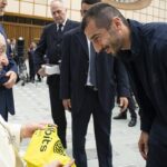 Henrikh Mkhitaryan Instagram - It was an honor for me to meet His Holiness Pope Francis, and to contribute, together with world renown players, to his global effort in promoting peace in the world. Match for Peace, 14 November 2022 @weplay.forpeace @scholasoccurrentes Vaticano Roma Italy