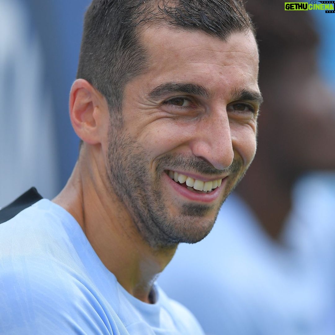 Henrikh Mkhitaryan Instagram - Re-starting with a smile😉🤩⚽️ #forzainter #sempre
