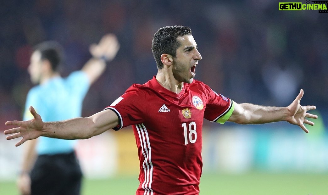 Henrikh Mkhitaryan Instagram - 2023 Footballer of the Year for the 11th time! Շնորհակալություն, Հայաստան❤️🥇🇦🇲