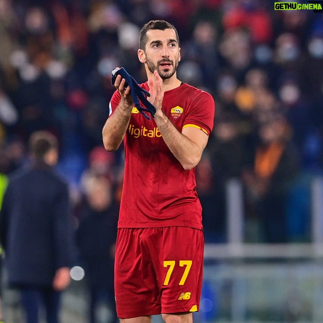 Henrikh Mkhitaryan Instagram - FORZA ROMA sempre! Grazie ai nostri Tifosi👏🏼❤️💛 45K! #ASRoma #RomaSpezia