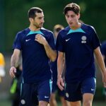 Henrikh Mkhitaryan Instagram - Kicking off with my new team!! 👊🏼⚫️🔵 #ForzaInter #Inter #Football #Training