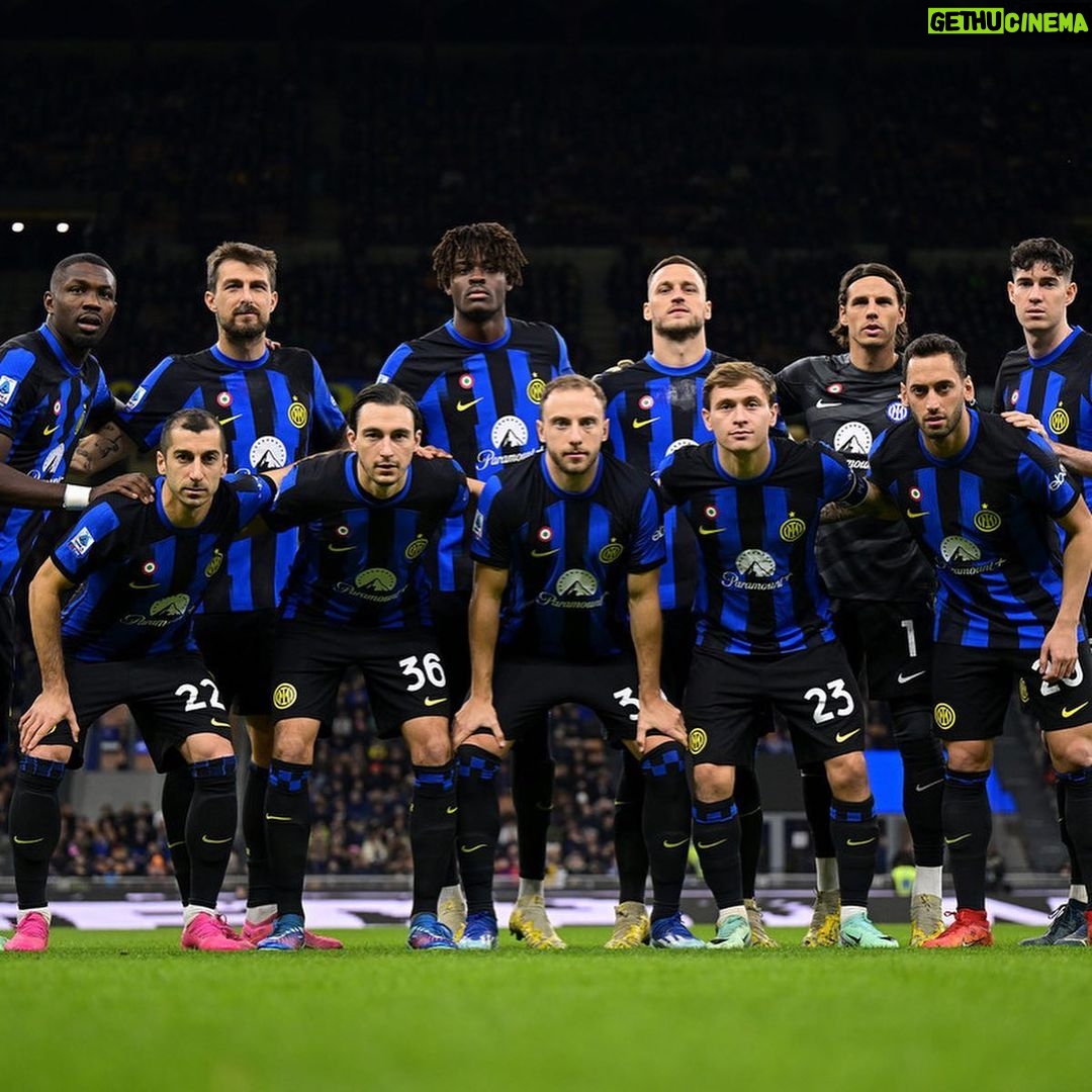 Henrikh Mkhitaryan Instagram - Christmas Win✨🤩💪🏼⚫️🔵 #InterLecce #ForzaInter #seriea #christmas #vibes Stadio Giuseppe Meazza, San Siro, Milano