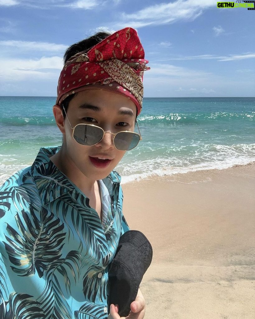 Henry Lau Instagram - Hey everyone I hope you are doing well! I think by now most of you have realized that I haven't posted for a while. I've been wanting to tell you for a while but, l've actually been purposely taking time off from social media. At first, it started with New Year's when I thought to myself "for a change, why don't I not take pictures or videos and just enjoy the moment?" what actually happened was that it felt so good and alive that I decided to try it out for another few days. What I've noticed was, I felt more alive in the moment, connecting with people, more real. don't get me wrong, I think social media is a great awesome unbelievable tool for us, especially for me, cause this is one of the best ways for me to talk to all of you. But, I just want everyone to know, and hope that we don't get consumed by it, and missing out on real life! * don't worry, I'll never leave all of you! haha Anyways, I just came back from a trip to Bali , that I absolutely loved and enjoyed! it's been such an amazing week, getting to know new people, have amazing conversations, made new friends (some not human), even got to pick up tennis again! wow , that was kind of long, anyways, I hope everyone has the best day ever ! Bali, Indonesia