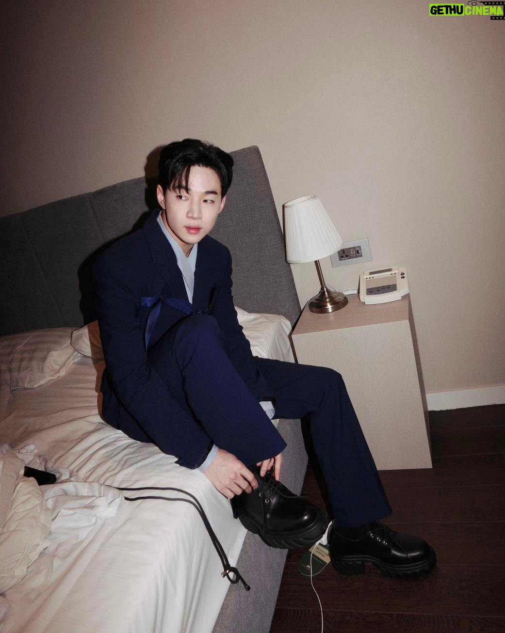 Henry Lau Instagram - Suited up in @off____white 😎 📸 @saymehong