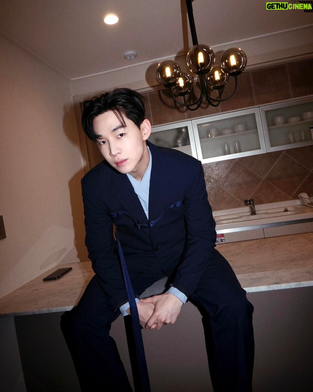 Henry Lau Instagram - Suited up in @off____white 😎 📸 @saymehong