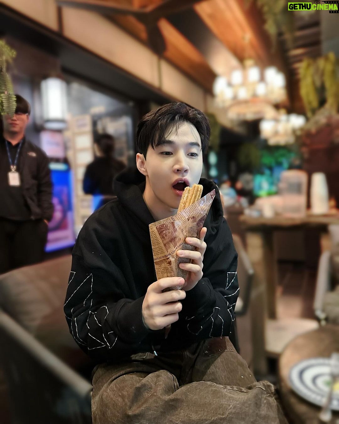 Henry Lau Instagram - Busan sea you again soon~! π λΆμ° μ¬λνλ°μ΄~~ Busan, South Korea