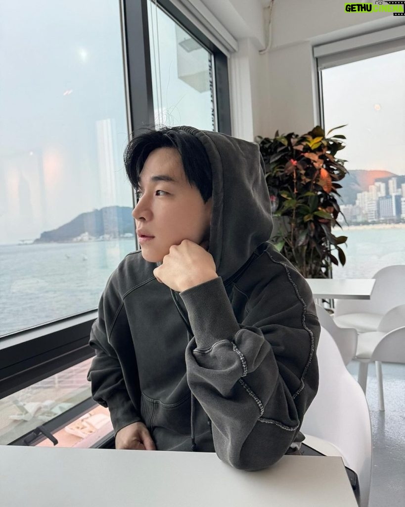 Henry Lau Instagram - Busan sea you again soon~! 🌊 부산 사랑한데이~~ Busan, South Korea