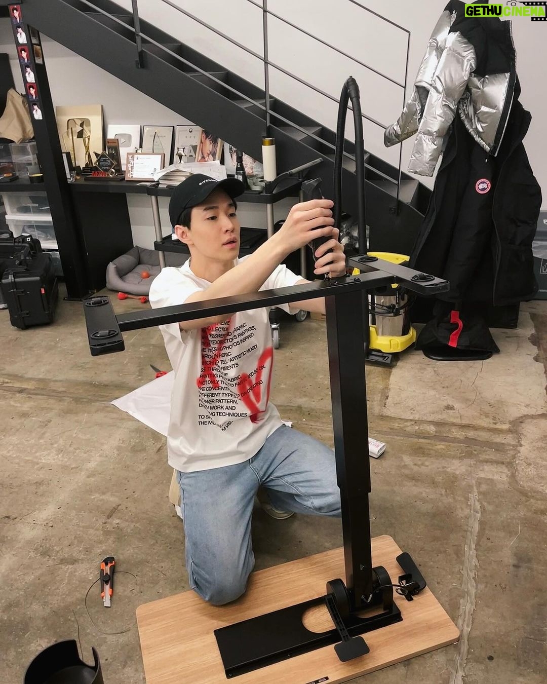 Henry Lau Instagram - finally untangling it all. 위캔듀잇