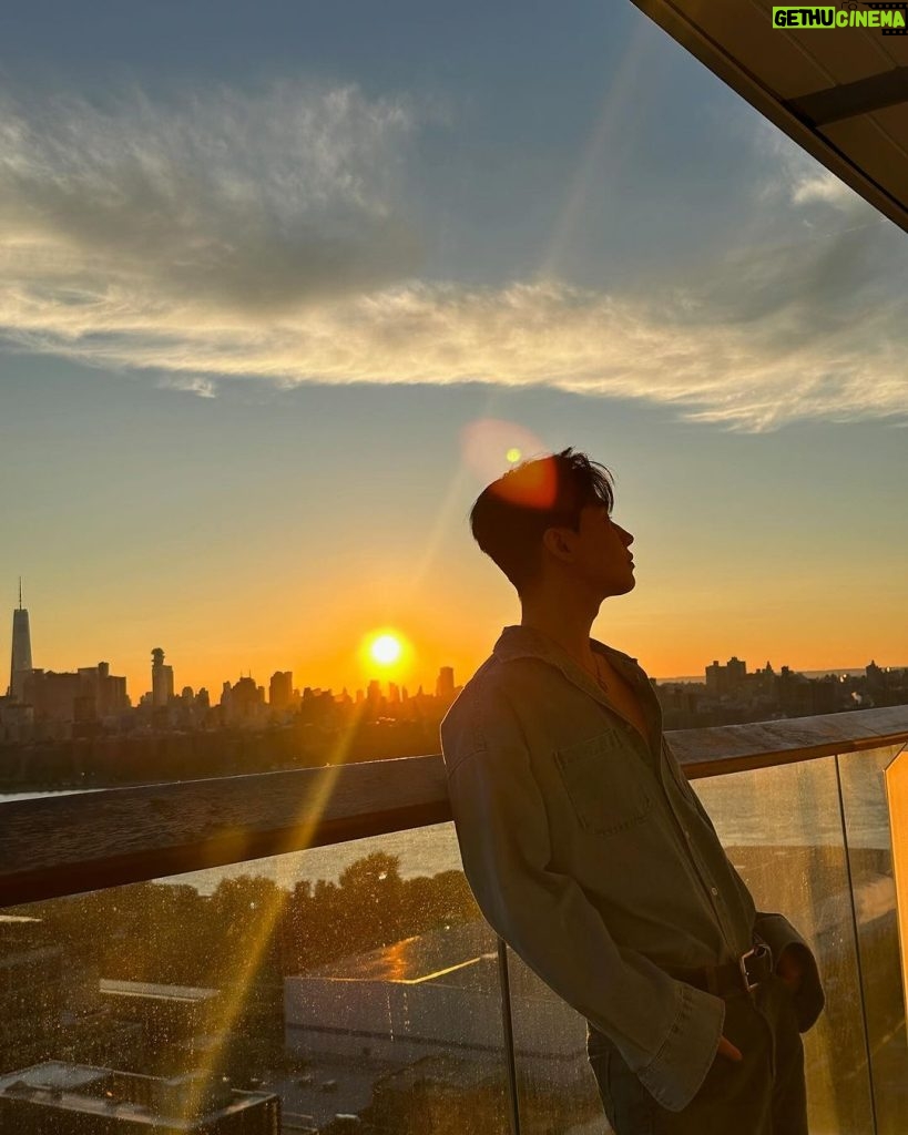 Henry Lau Instagram - ‘Perfect’ full performance out on YT if you haven’t seen it already 🧡 New York, New York