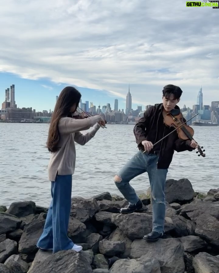 Henry Lau Instagram - ‘Perfect’ full performance out on YT if you haven’t seen it already 🧡 New York, New York