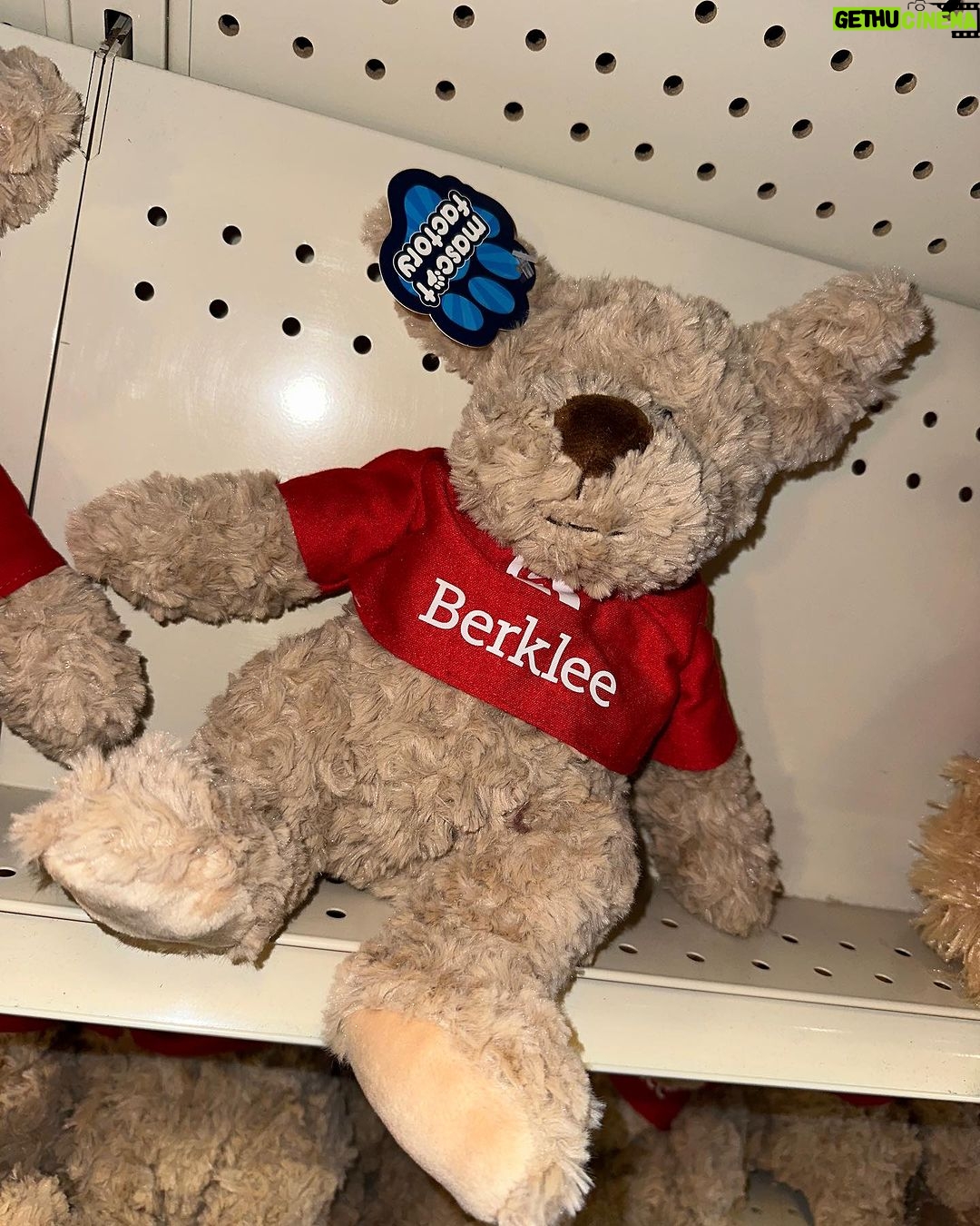 Henry Lau Instagram - wow it's been a while. 🧸 Berklee College of Music