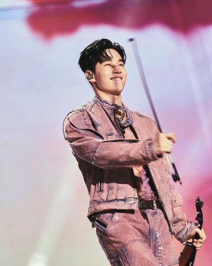 Henry Lau Instagram - Lights, camera, action 📸 @jessicah_o