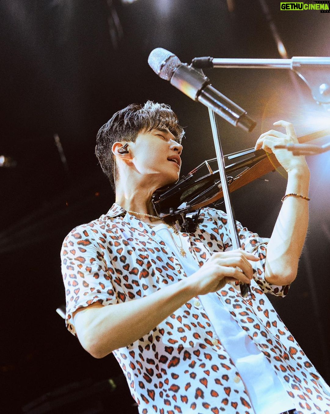 Henry Lau Instagram - Always grateful for the love & energy you bring π€ wishing for more opportunities to meet all of you soon π κ³μ μμ΄μ€μ κ³ λ§μμ μ°λ¦¬ νποΈλ€!! 빨리 λ λ³΄κ³ μΆλ€!!!