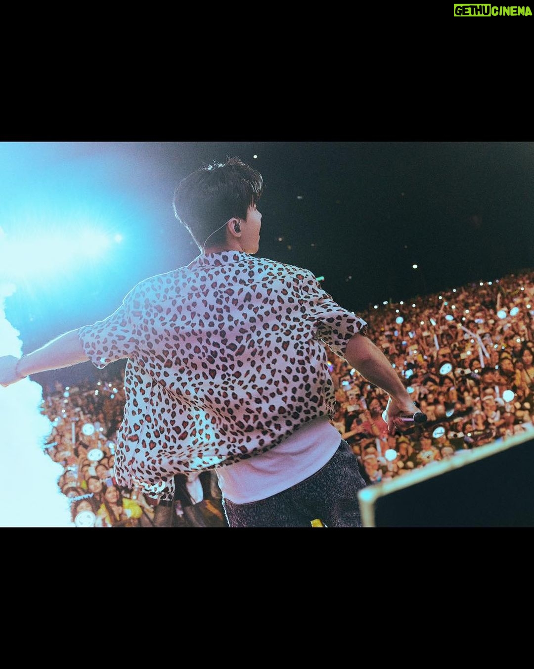 Henry Lau Instagram - Always grateful for the love & energy you bring π€ wishing for more opportunities to meet all of you soon π κ³μ μμ΄μ€μ κ³ λ§μμ μ°λ¦¬ νποΈλ€!! 빨리 λ λ³΄κ³ μΆλ€!!!