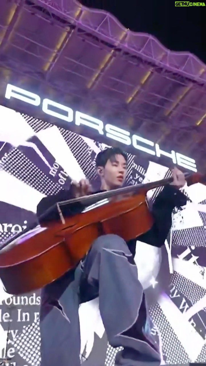 Henry Lau Instagram - Moonlight Loop station with @bose X @porsche #SoundIsPower