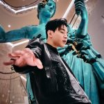 Henry Lau Instagram – This trend but the statue and I are one🧍🏻