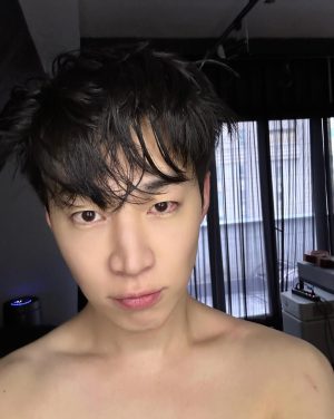Henry Lau Instagram - long time no mornin selfie 👀
