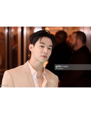 Henry Lau Instagram - My @tiffanyandco journey💙 
#tiffanyandco #thetiffanylandmark