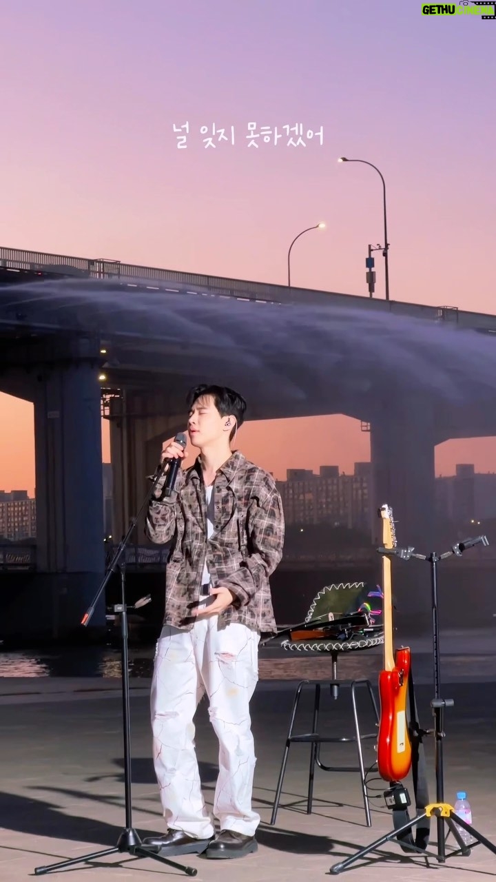 Henry Lau Instagram - 잊지마 우리의 한강의 밤 💕 don't forget 반포한강시민공원