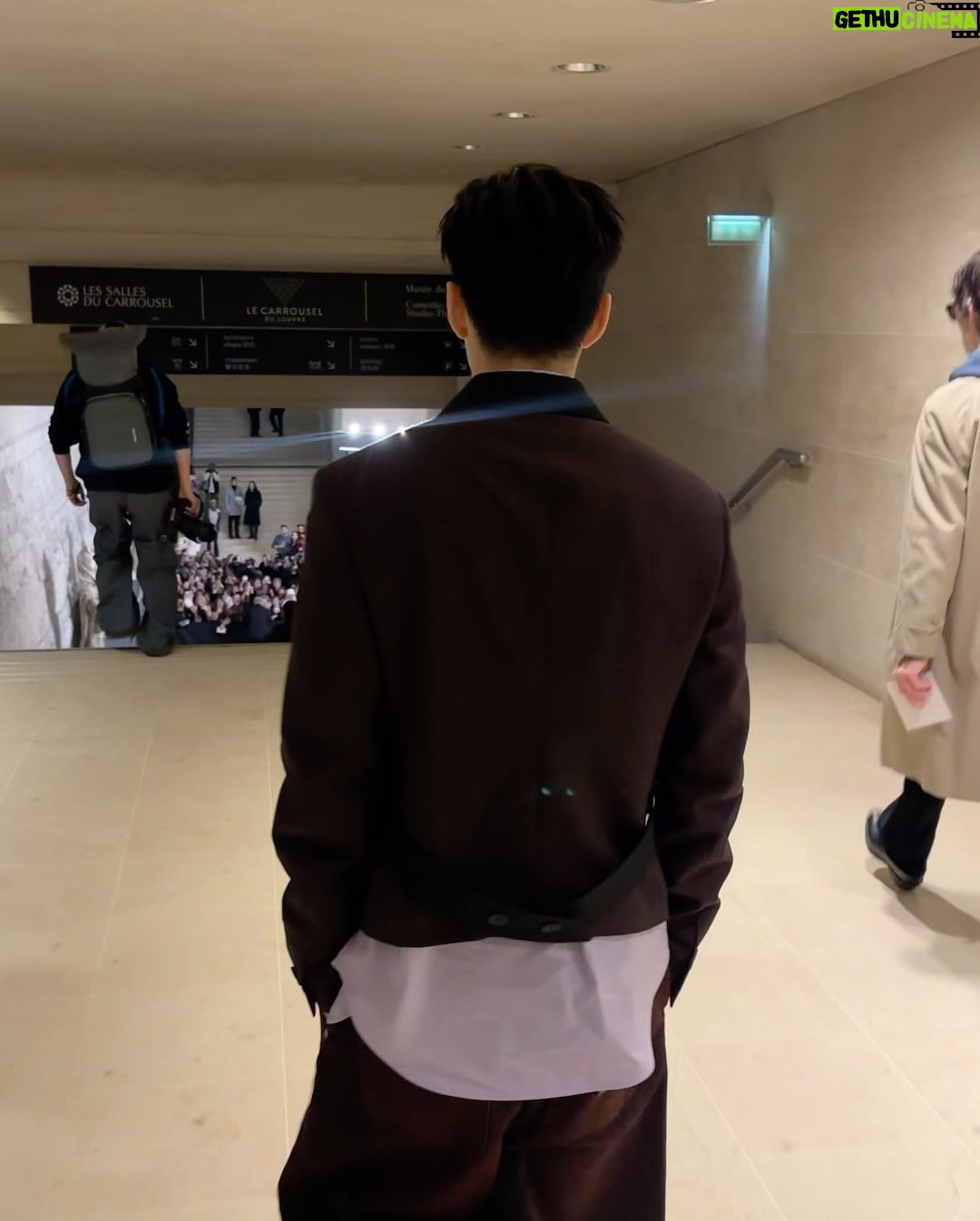Henry Lau Instagram - Amazing show @off____white #OffWhiteFW24 Paris, France