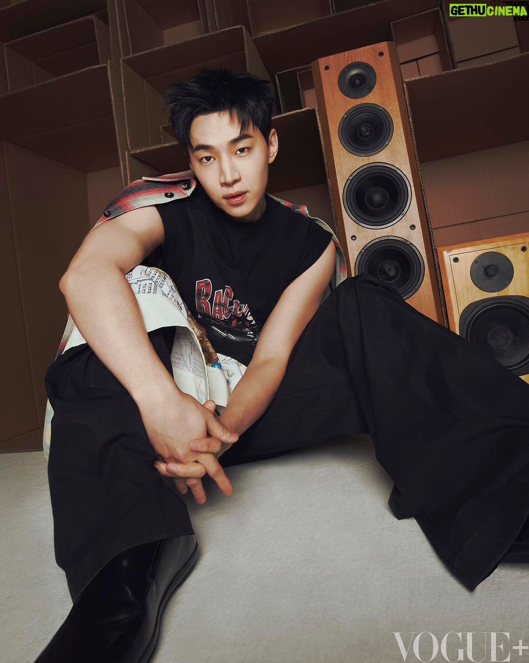 Henry Lau Instagram - february issue w/ @vogueplus #VOGUE ➕ thank you for having me! 📸 @saymehong 🔥