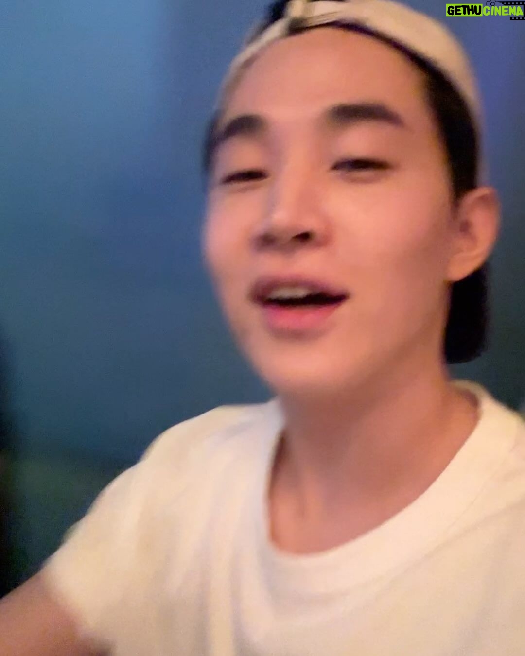Henry Lau Instagram - mommy time. healthy time. happy time. @peninsulahongkong #penmoments The Peninsula Hong Kong