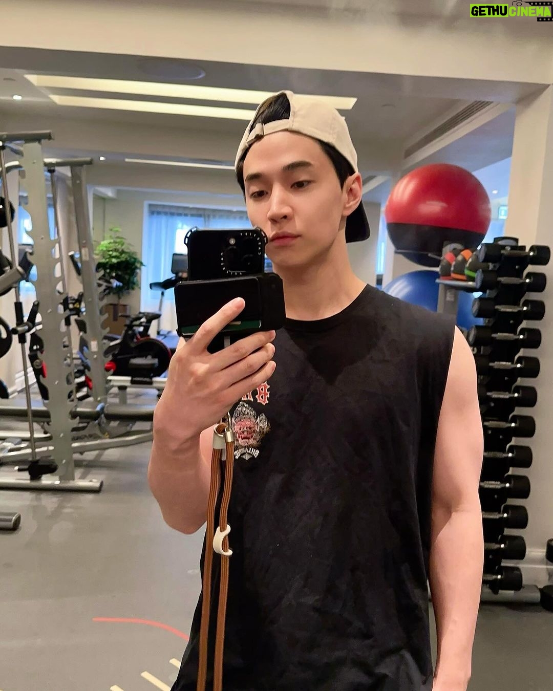 Henry Lau Instagram - mommy time. healthy time. happy time. @peninsulahongkong #penmoments The Peninsula Hong Kong