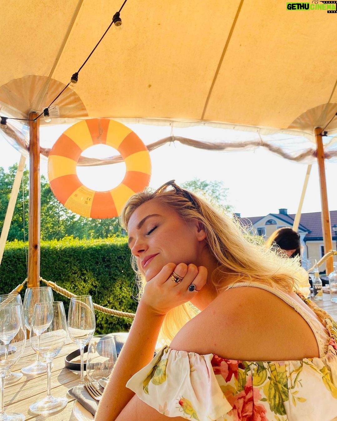 Herman Tømmeraas Instagram - Summer 23 has officially started! Second photo is the ultimate vibe btw🤟🏼