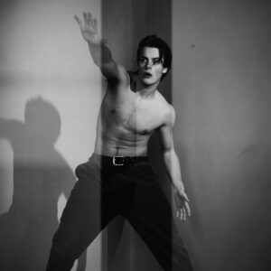 Herman Tømmeraas Instagram - During the last part of this shoot, we decided to just turn on a soundtrack from a movie, and have me move to it. Non of us had any idea what we wanted to express with this particularly, but the result came out pretty cool. Both of them are taken in motion. (Song we used *Bathroom Dance* by Hildur Guonadottir) have a good Monday🔥 @stianfoss