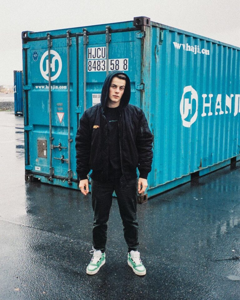Herman Tømmeraas Instagram - Some shots by @andreastroften 👽👽🐍