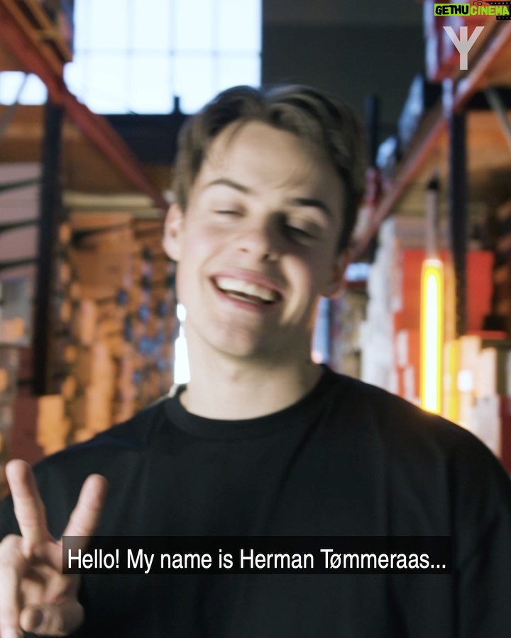 Herman Tømmeraas Instagram - Heyoo! Im giving away two Xmas presents ⛄️ Follow the instructions below to win off white sneakers!! To enter the give-away: Go to @ymeuniverse for details😜 Winners announced by @ymeuniverse tomorrow and shouted on stories and DMs. Good luck and merry xmas everyone!! ❤️