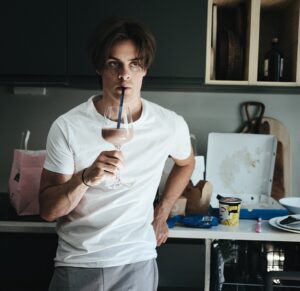 Herman Tømmeraas Instagram - (Advertisement) Everything is finally starting to open up, and I’m so ready for it. Can’t wait to start traveling again, meeting new people, doing everything I’ve wanted to do for the past year. 
Reminder: Let’s leave the Lockdown versions of ourselves behind, and be the best you instead!
Time to #getsmoooth again people. Get inspired in the Klarna-app🤟🏼
Let’s GET IT! @klarna.no 🌸🌸 Picture by @hakonjorgensen
