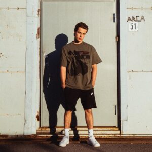 Herman Tømmeraas Instagram - Tb to the time @williamblofeld and I had a shoot outside ARCA 51 (not to be mistanken with AREA 51) Have a good Saturday everyone🌸💚