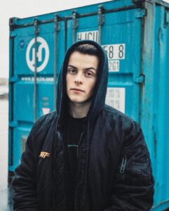 Herman Tømmeraas Instagram - Some shots by @andreastroften 👽👽🐍