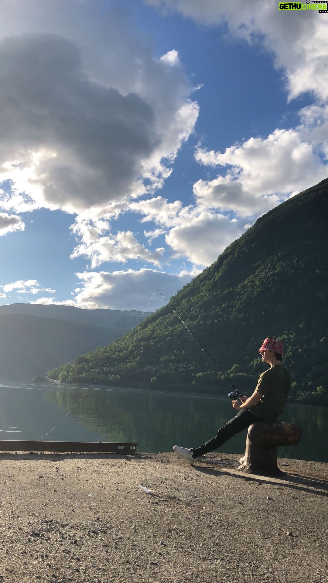 Herman Tømmeraas Instagram - Figured I should throw these videos out there at some point, so here you go! Just wrapped⚡️Three years, three seasons, and a bunch of great people❤️ @ragnaroknetflix