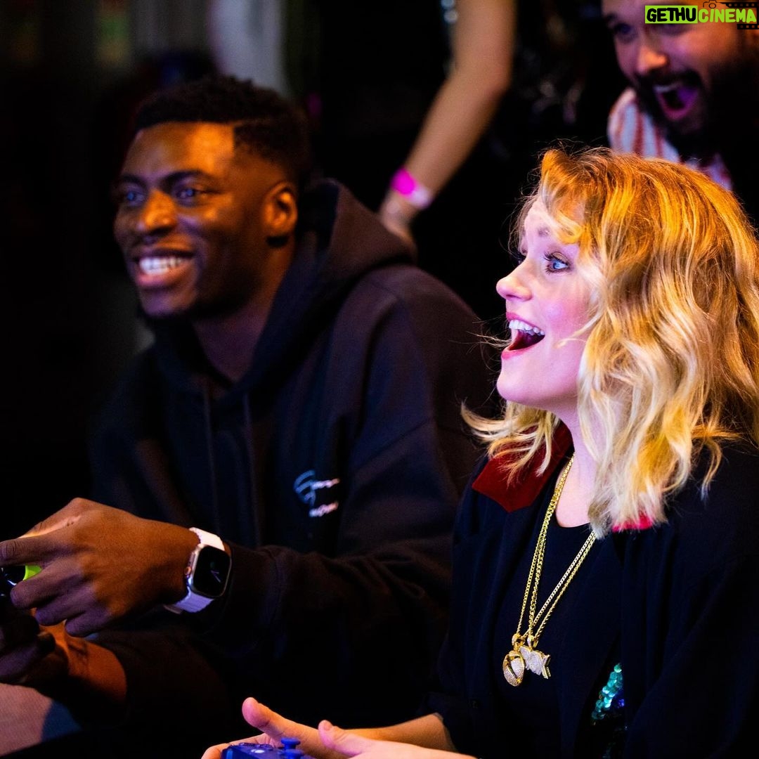 Herman Tømmeraas Instagram - Why did I dress up in an animal costume? Because we just had our first @zerozeronation Game Night in London! Thank you to everyone that made this night possible, this was awesome🫶🏻!! @omenbyhp @xboxuk