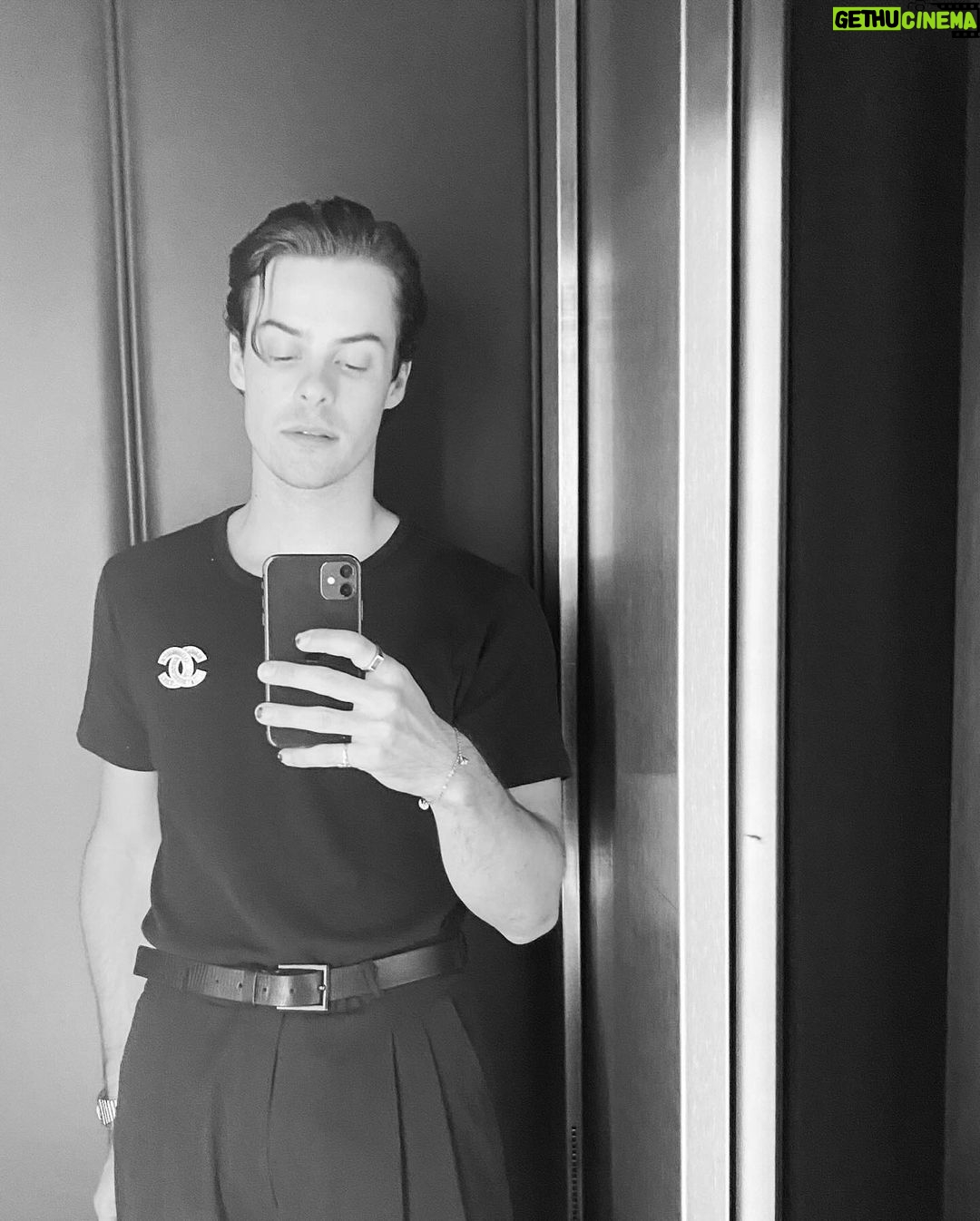 Herman Tømmeraas Instagram - London FW, mixed with farm life in Sweden🦖🌙