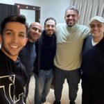 Hesham Gamal Instagram - The dream team with THE UNIQUE @7sainaljassmi 🎩🫶🏻 Tomorrow at 10:00 AM 👍🏻🤲🏻❤️ ‎#قادرون_باختلاف 🖐🏻 5