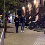 Hesham Gamal Instagram - البتاعه دي رعبتني انا و دامبي واحنا رايحين نقابل عمرو وهبه، فقلت اجرب اشوف مدى شجاعته بس الصراحه طلع مبيخافش وقلبه ميت 👏🏻🎃 ‏#happyhalloween 😅 كل سنه وانت طيب يا عموره 🤣❤️ New York