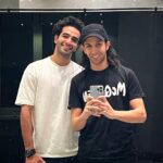 Hesham Gamal Instagram - Khalas e7na fe mar7alet en mafish kalam walahi yetketeb ❤️ Happy birthday habibi w akhoya el soghayar 🥳