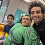 Hesham Gamal Instagram - كسرنا ال ١٥ سنه ماشاء الله من اول مره قابلتك 🤩 عملنا فيهم أكتر من ١٥٠ اغنيه واعلان وموسيقى تصويريه 😍 وانت فعلا أكتر بني آدم محترم ومتربي وشاطر وموهوب انا شفته في ال ١٥ سنه دول ❤️ كل سنه وانت طيب يا مادي 😘