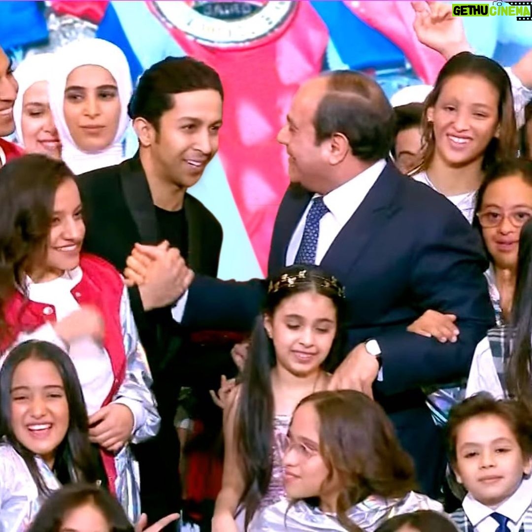 Hesham Gamal Instagram - 🥳 ٢٠٢٢ أكتر سنه فيها مفاجات وبالذات نهايتها الحلوه 😊 أكتر سنه فيها تغييرات للاحسن الحمد لله ❤️ من اكتر السنين اللي اتعلمت فيها 🤓 ومن اكتر السنين اللي بسببها رتبت اولوياتي صح 👌🏻 كل سنه وانتم طيبين وان شاء الله السنه الجايه تكون احلى علينا كلنا 🤲🏻