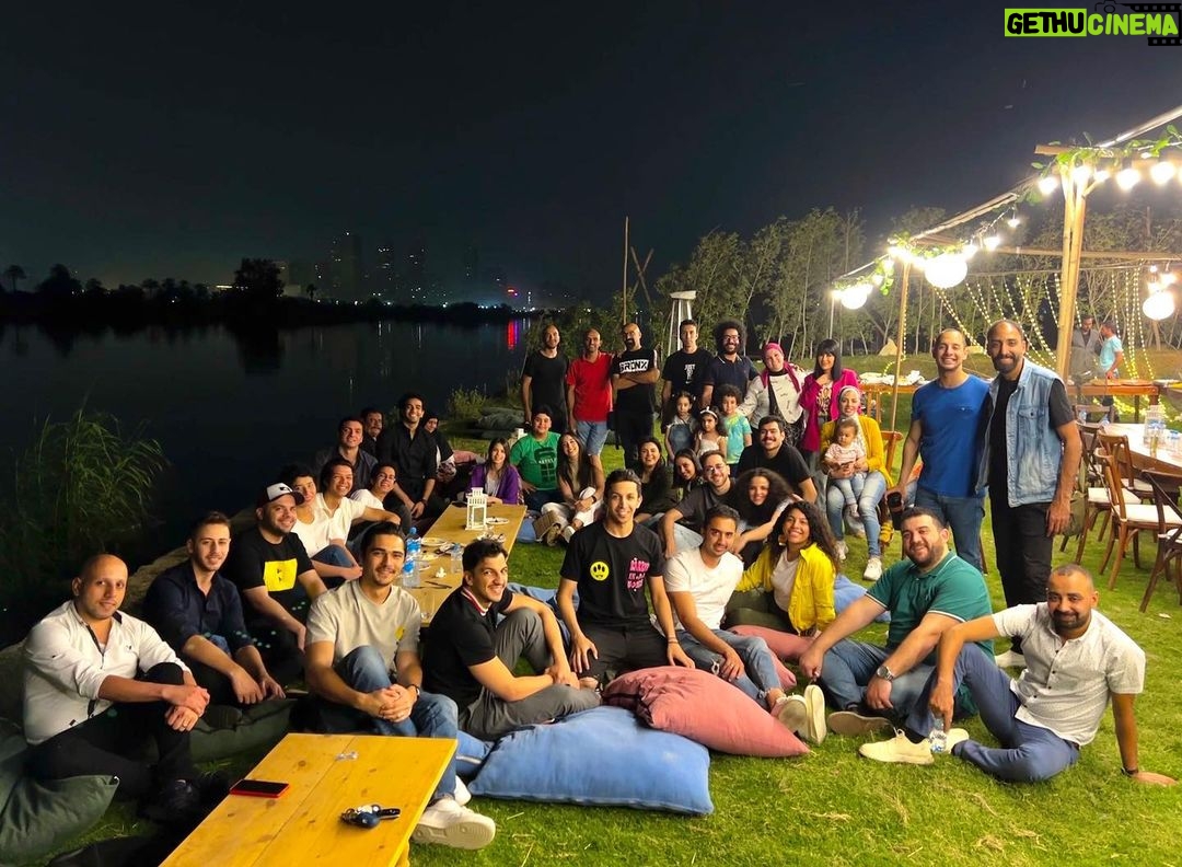 Hesham Gamal Instagram - كل واحد في الصور دي فرق مع حد جمبه بشكل مختلف في مواقف مختلفه ويارب تكون كلها حلوه ❤️ كان نفسي كلنا نكون موجودين بس ان شاء الله تتعوض 👍🏻 وبحبكوا اووووووي اقسم بالله واتبسطت اكتر واحد النهرده 😘💃🏻