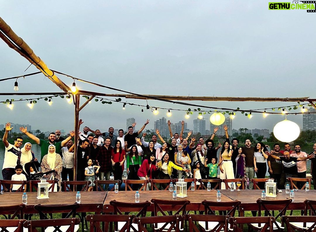 Hesham Gamal Instagram - كل واحد في الصور دي فرق مع حد جمبه بشكل مختلف في مواقف مختلفه ويارب تكون كلها حلوه ❤️ كان نفسي كلنا نكون موجودين بس ان شاء الله تتعوض 👍🏻 وبحبكوا اووووووي اقسم بالله واتبسطت اكتر واحد النهرده 😘💃🏻