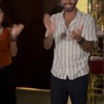 Hesham Gamal Instagram - النهرده كان المفروض ان أهل جيمي عاملينله عيد ميلاد مفاجاه وعازمينا كلنا وهو طبعا كان شاكك وعارف كالعاده..ف قبل ما يوصل استخبينا جوه ومطلعناش غير لما أهله خلصوا غنا عشان يتفاجيء بجد 😈🤓 وده كان شكله لما اتفاجيء بجد مش مجامله زي كل مره 🤣❤️🥳 كل سنه وانت طيب وبألف خير يا ابو زين وان شاء الله دايما مع بعض وبخير ومبسوطين وناجحين 😘❤️ Luv u my other copy 👬