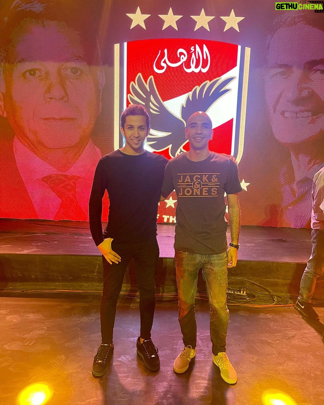 Hesham Gamal Instagram - النهرده عيد ميلاد شريف مدبولي صاحبي من وانا صغير واخويا ومن اكبر الزملكاويه اللي اعرفهم، كل سنه وانت طيب يا حبيبي ويارب دايما كده معايا جوه النادي الاهلي بنعمل حفلات عشان انجازات اعظم نادي في الكون 🥳🦅❤️😅 حبيبي يا شيكووووو 🤣
