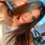 Hiba Nawab Instagram – Golden hour selfies be my fav 💫